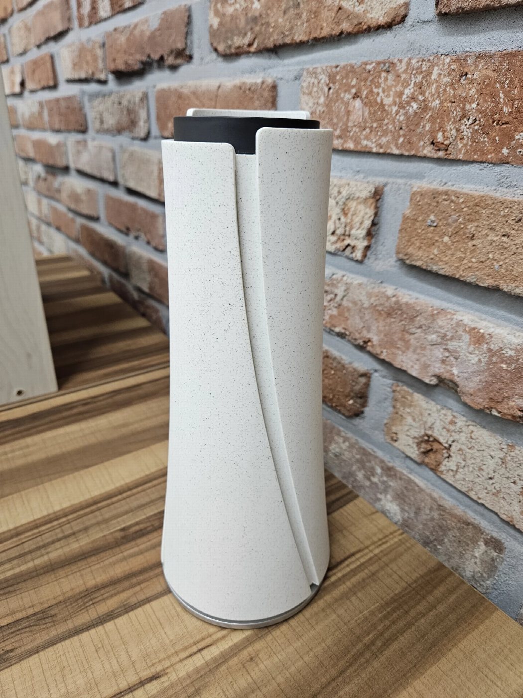 NANO-30CA 충전식 발향기 White 색상