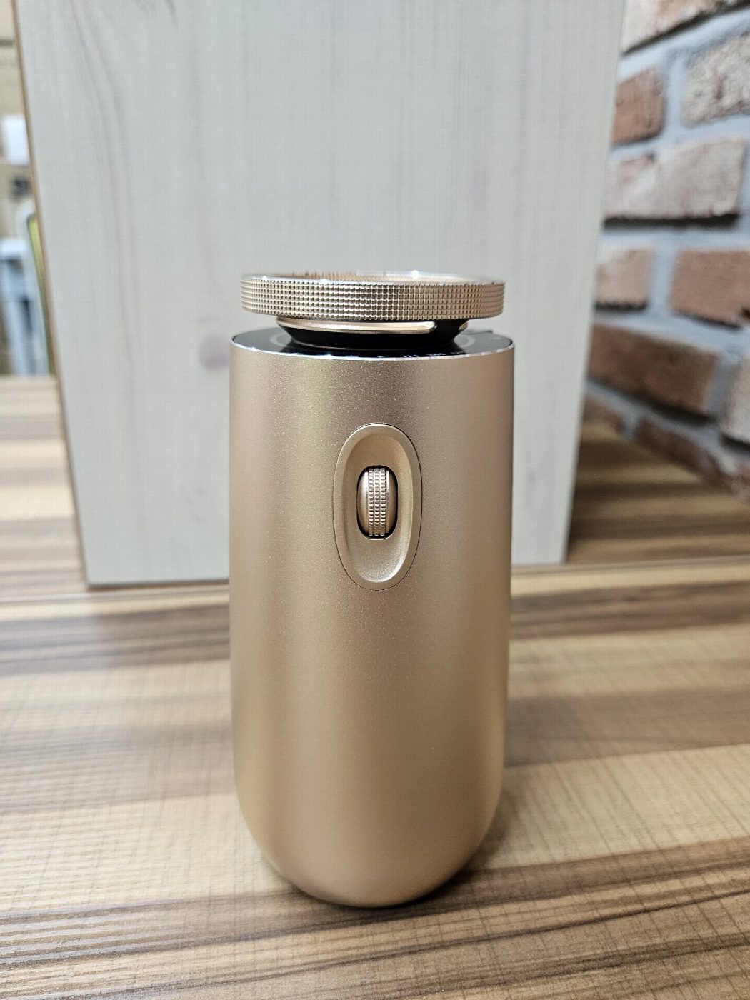 NANO-30P 충전식 디지털 디퓨저 Gold 색상
